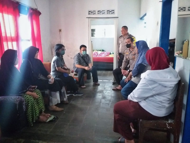 Pengecekan Kesehatan Berkala Bagi Korban Kanjuruhan yang dilakukan Polresta Malang Kota