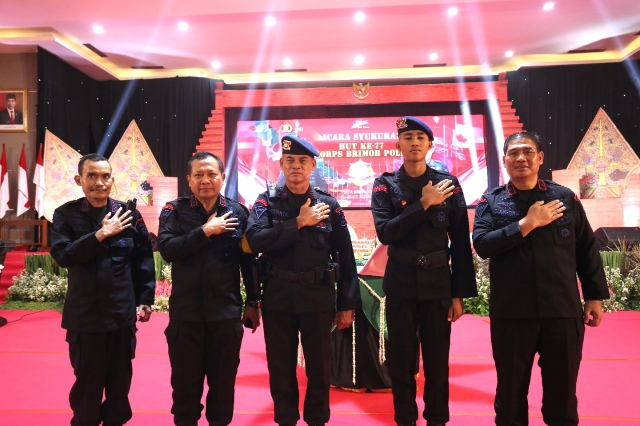 Tasyakuran Dansat Brimob Polda Jatim, dalam HUT BRIMOB POLRI Ke-77 “Setia, Berani, Ikhlas, Berbhakti Untuk Negeri”