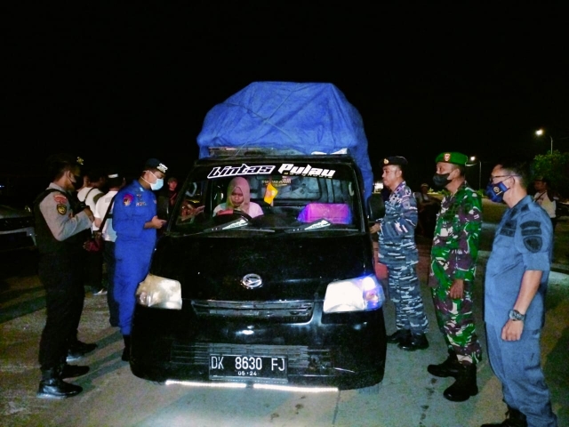 Personel Gabungan Polres Situbondo Pertebal Pengamanan di Pelabuhan Jangkar, dalam Mensukseskan KTT G20