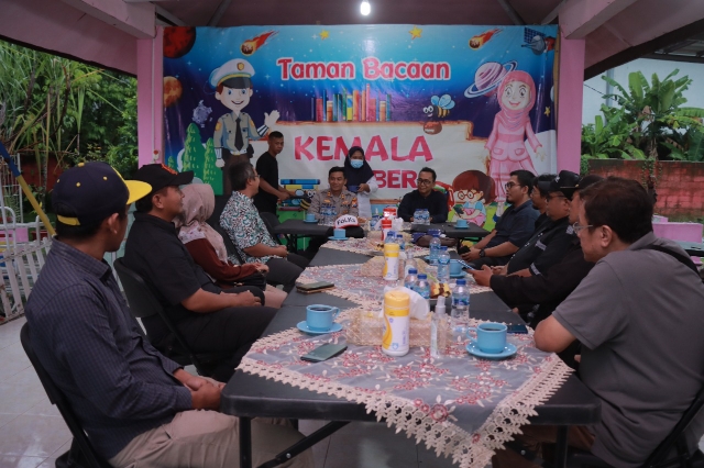 Polres Jember Cari Solusi Bangkitkan Ekonomi Kecil, Ngopi Bareng bersama Pelaku UMKM