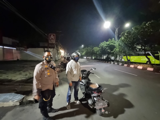Polsek Tambaksari Polrestabes Surabaya Melakukan Giat Masyarakat dalam Mengantisipasi Balap Liar dan 3C