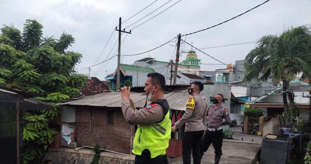 Lagi, Dengan Semangat Polsek Tambaksari Polrestabes Surabaya bersama 3 Pilar melakukan Patroli Rutin Antisipsi Perjudian Burung Merpati