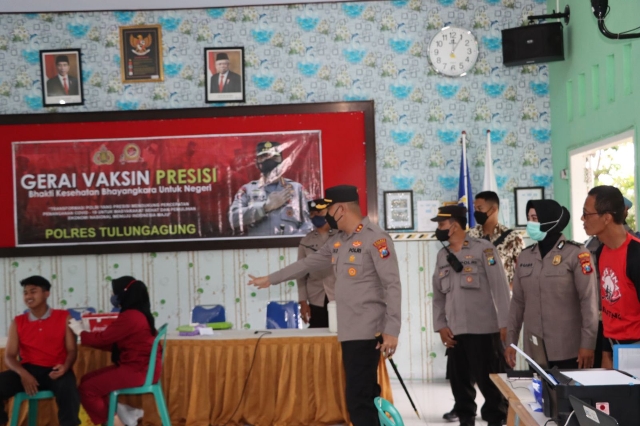 Polres Tulungagung Gelar Vaksinasi di Sekolah dengan Gerai Vaksin Presisi