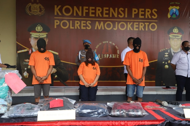 Tiga Tersangka Berhasil Diamankan Polres Mojokerto dalam Ungkap Kasus Pembunuhan