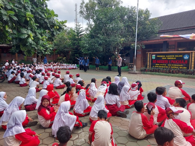 Polisi di Malang Lakukan Penyuluhan ke Sekolahan dalam Mencegah Perilaku Bullying Sejak Dini