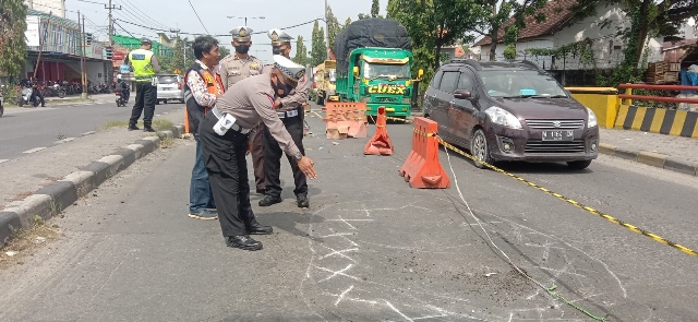 Antisipasi Lalin di Jembatan Ambles, Satlantas Polres Lamongan Amankan Lokasi