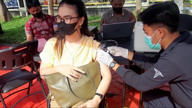 Polres Batu Maksimalkan Vaksinasi dalam Memasuki Akhir Tahun