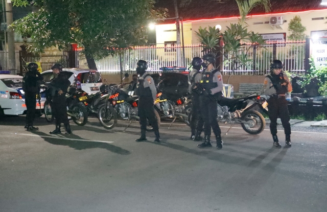 Polres Pelabuhan Tanjung Perak Gelar Patroli Gabungan Skala Besar dalam Pemantapan Harkamtibmas