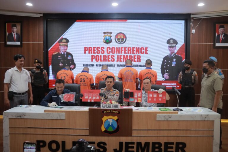 5 Tersangka Berhasil Diamankan oleh Anggota Satresnarkoba Polres Jember dalam Kasus Peredaran Narkoba