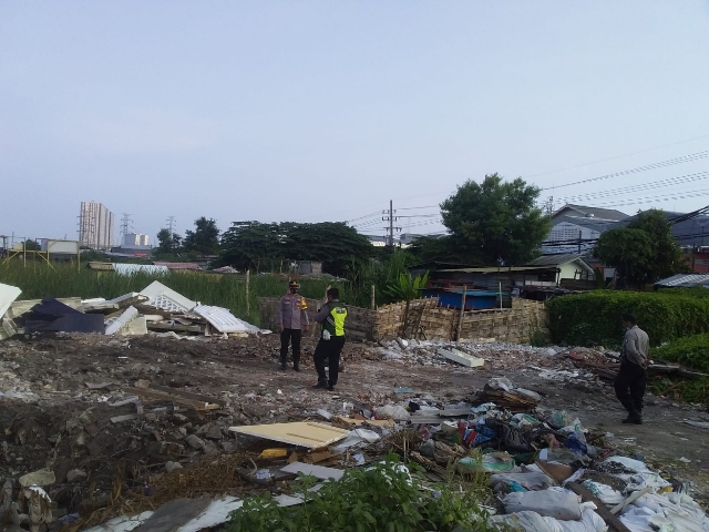 Patroli Rutin Antisipsi Judi Burung Merpati di Jl. Ploso Surabaya dilakukan Polsek Tambaksari bersama 3 Pilar