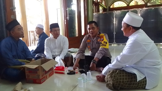 Kapolsek Tambaksari Polrestabes Surabaya Melakukan Kegiatan Sambang ke Takmir Masjid Rochman Arif Surabaya