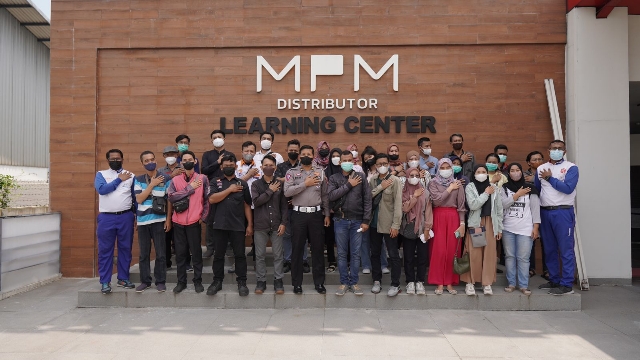 Satlantas Polrestabes Surabaya Melaksanakan Giat Coaching Clinic SIM Cak TEJO