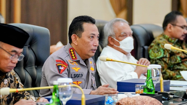 Kapolri Pastikan Wujudkan Rasa Aman Bagi Warga dalam Rapat Lintas Sektoral Nataru