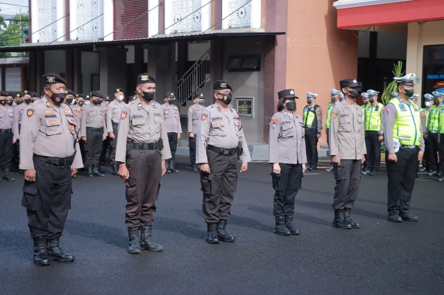 Kerahkan Ratusan Personil  Gabungan dari Polres Jember Dalam Mengamankan Gerak Jalan Tajemtra 2022