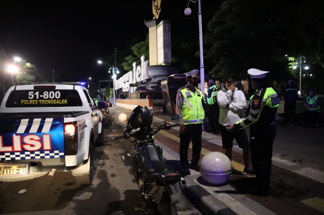 Polres Trenggalek Gelar Penertiban Knalpot Brong Menjelang Nataru dalam Menciptakan Kamtibmas Kondusif