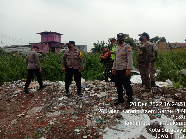 Polsek Tambaksari Polrestabes Surabaya bersama 3 Pilar melakukan Patroli Rutin Antisipasi Perjudian Burung Merpati di Ploso (Gardu Induk PLN) Surabaya