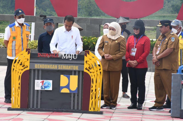 Presiden Joko Widodo Resmikan Bendungan Semantok di Kabupaten Nganjuk Didampingi oleh Forkopimda Jatim