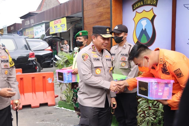 Kapolda Jatim Minta Waspadai Gangguan Kamtibmas dan Lonjakan Arus Lalulintas saat Mengunjungi Pos Pam di Nganjuk