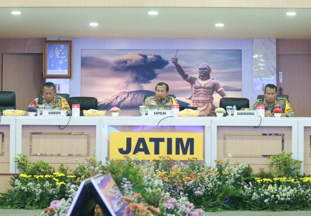 Kapolda Jatim Soroti Kejadian Kecelakaan Kereta Api saat Rilis Akhir Tahun 2022