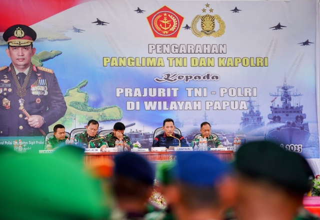 TNI-Polri Kawal Seluruh Kebijakan Pemerintah Terkait Pembangunan Papua Ditegaskan oleh Kapolri