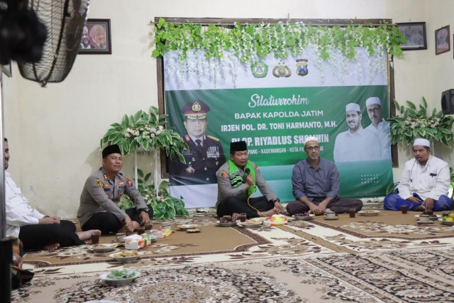 Kapolda Jatim Bangga Banyaknya Minat Santri yang Ingin Menjadi Polisi saat Setelah Mengunjungi Ponpes Riyadlus Solihin