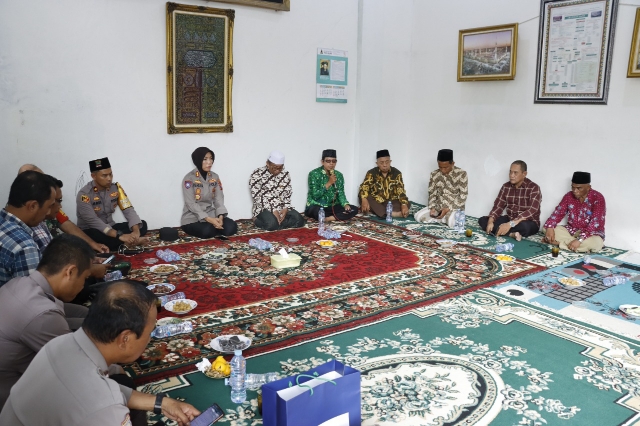 Kapolres Pelabuhan Tanjung Perak Silaturahmi ke Para Tokoh Agama dan Ulama saat Mengawali Tugas Barunya