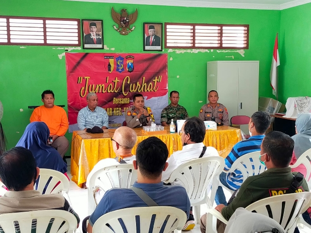 “Jumat Curhat”, oleh Polsek Tambaksari dengan Warga RW.01, Jl. Lansep Surabaya