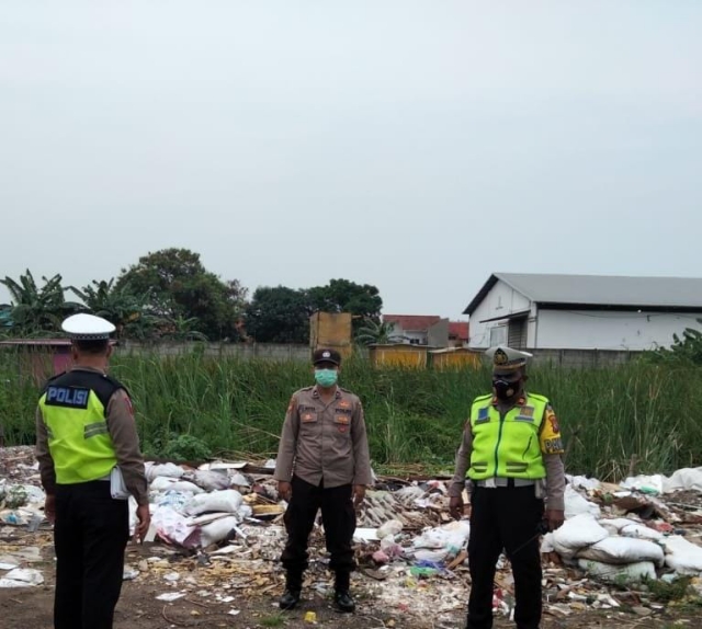 Polsek Tambaksari bersama 3 Pilar Melaksanakan Patroli Rutin Antisipasi Judi Burung Merpati di Ploso Surabaya