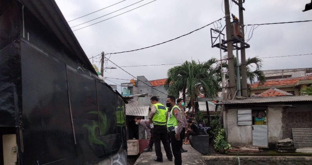 Polsek Tambaksari bersama 3 Pilar Melaksanakan Patroli Rutin Antisipasi Judi Burung Merpati di Gubeng Masjid Surabaya