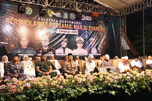 Gelar Sholawat Bersama dan Santuni 525 Yatim oleh Polresta Banyuwangi