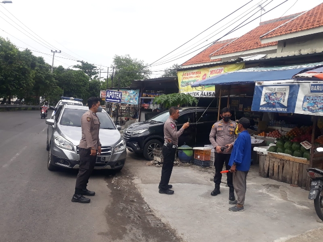 Polsek Tambaksari Polrestabes Surabaya melaksanakan Kegiatan Rutin Patroli Pemukiman Warga