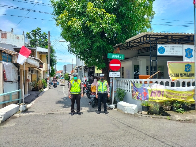 Polsek Tambaksari Melaksanakan Patroli Rutin dalam Menjaga Kamtibmas dan Antisipasi Kejahatan serta Patroli Kewilayahan