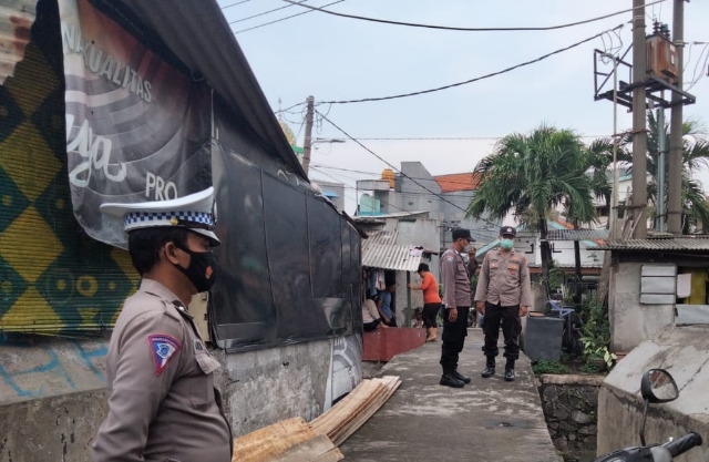 Polsek Tambaksari bersama 3 Pilar Melaksanakan Patroli Rutin Antisipasi Judi Burung Merpati di Gubeng Masjid Surabaya