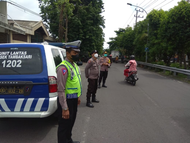 Polsek Tambaksari Polrestabes Surabaya Melaksanakan Patroli Rutin dalam rangka Terpeliharanya Kamtibmas Wilayah