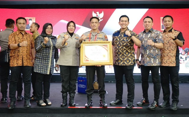 Terpilih Sebagai Kesatuan Penerima Penghargaan Terbanyak dari Kemenpan RB diraih Polrestabes Surabaya