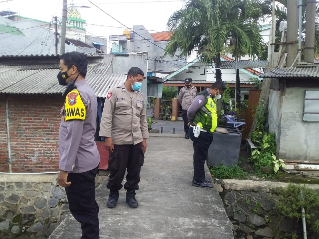 Polsek Tambaksari bersama 3 Pilar Melaksanakan Patroli Rutin Antisipasi Judi Burung Merpati di Gubeng Masjid Surabaya