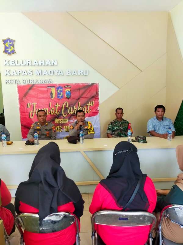 Polsek Tambaksari Polrestabes Surabaya Melaksanakan Kegiatan Rutin Jumat Curhat Bersama Masyarakat