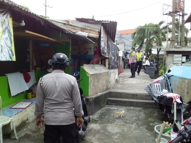 Polsek Tambaksari bersama 3 Pilar Melaksanakan Patroli Rutin Antisipasi Judi Burung Merpati di Gubeng Masjid Surabaya