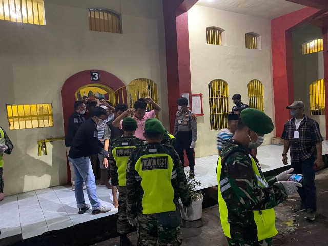 Petugas Gabungan Gelar Razia di Lapas Kelas II B Lumajang, dalam Mencegah Penyalahgunaan Narkoba