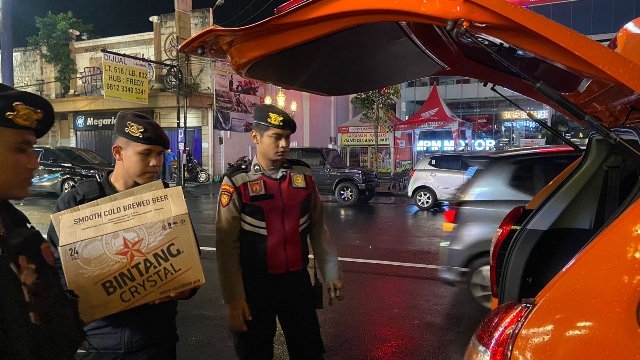 Polresta Malang Kota Amankan Minuman Beralkohol dalam Menciptakan Situasi Kamtibmas Kondusif