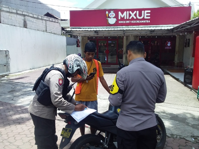Polsek Tambaksari Polrestabes Surabaya melaksanakan Kegiatan Operasi Tindak Pidana Ringan (TIPIRING)