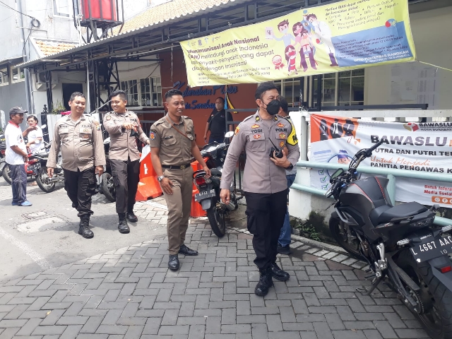 Patroli Rutin Terpeliharanya Kamtibmas serta Memberikan Himbauan kepada Masyarakat dilakukan oleh Polsek Tambaksari Surabaya