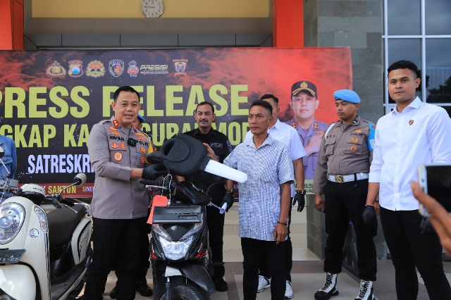 Kapolres Gresik Kembalikan Motor yang Hilang, “Terima Kasih Pak Polisi”