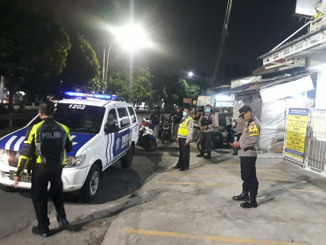 Patroli Rutin Dalam Terpeliharanya Kamtibmas serta antispasi Balap Liar dilaksanakan Polsek Tambaksari Polrestabes Surabaya