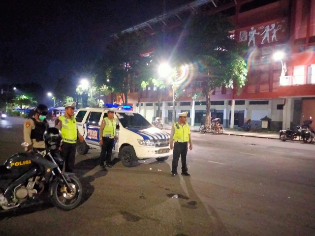 Patroli Malam dilaksanakan Polsek Tambaksari Polrestabes Surabaya dalam Antisipasi 3 Cepu, Tawuran Massal dan Balap Liar