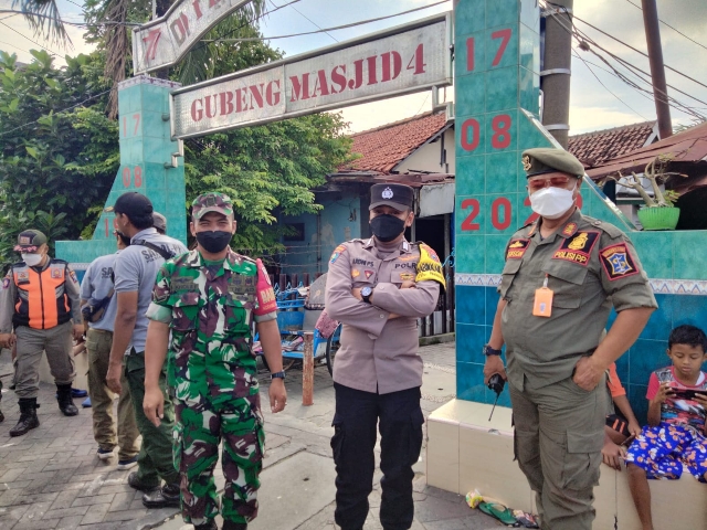 Polsek Tambaksari bersama 3 Pilar Melaksanakan Patroli Rutin Antisipasi Judi Burung Merpati di Gubeng Masjid Surabaya 