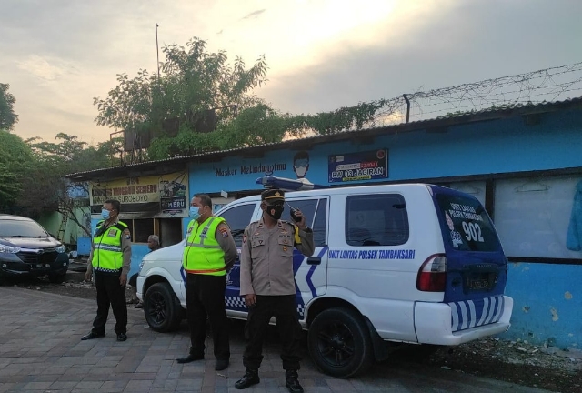 Polsek Tambaksari bersama 3 Pilar Melaksanakan Patroli Rutin Antisipasi Judi Burung Merpati di Karanggayam Surabaya