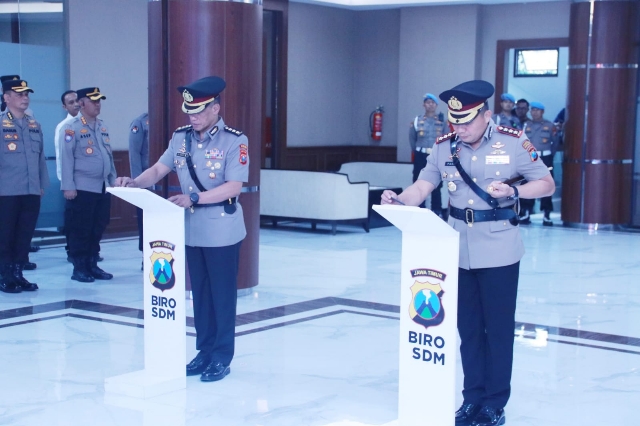 Sertijab Kapolrestabes Surabaya dipimpin langsung Kapolda Jatim