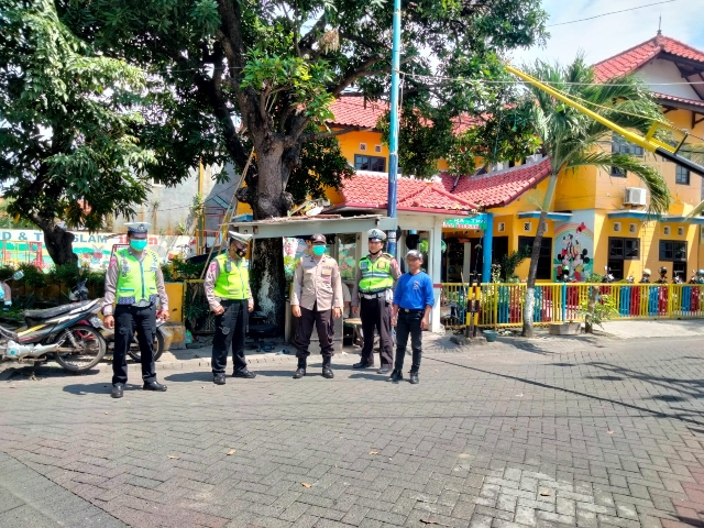 Polsek Tambaksari Melaksanakan Kegiatan Rutin dalam Menjaga Kamtibmas Kewilayahan