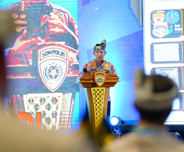Kapolri Tegaskan Pentingnya Penguatan SDM Sejak Awal untuk Raih Kepercayaan Publik dalam Penutupan Rakernis